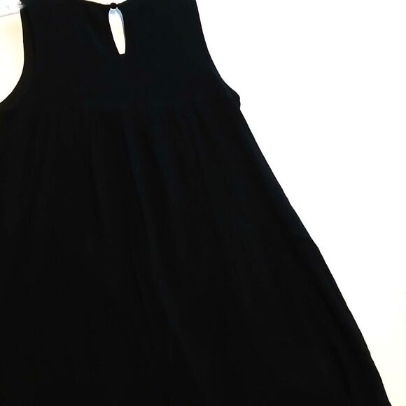 YA Los Angeles Small LBD with Beautiful Design on Top, Sleeveless & One Button - Picture 6 of 6